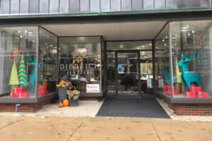 diedrich jewelers 2019 holiday window display