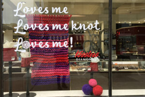 kesslers diamonds 2019 winter window display