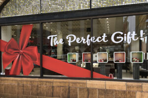 kesslers diamons 2018 winter window display