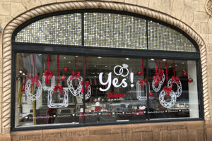 kesslers diamonds 2019 holiday window display