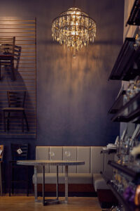 restaurant booth visual merchandising