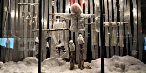 winter window display