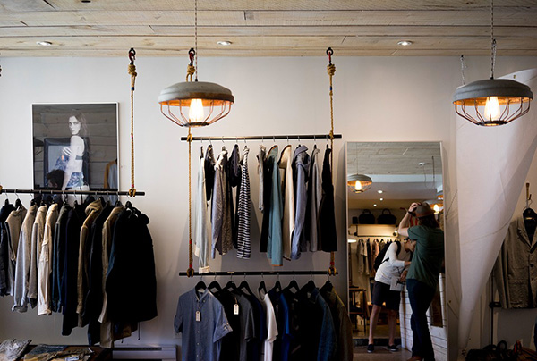 Clothing-Store-Hanging-Clothes.x98164